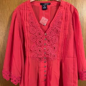 NWT Beautiful 20W Denim 24/7 Blouse, V-Neck, Lace Bodice & Sleeve Cuffs, Pleated